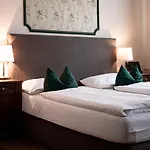Boutique-hotel Amalienhof 3*