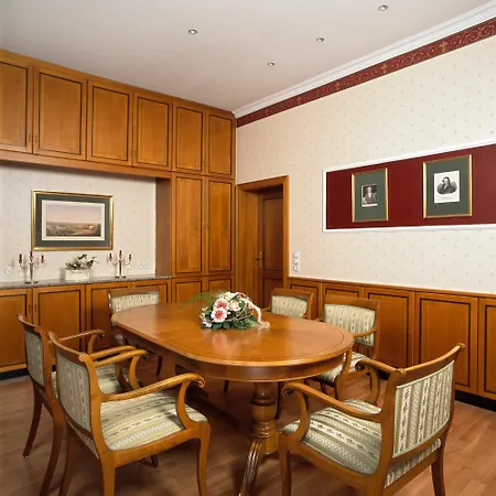 Hotel Boutique-hotel Amalienhof 3*
